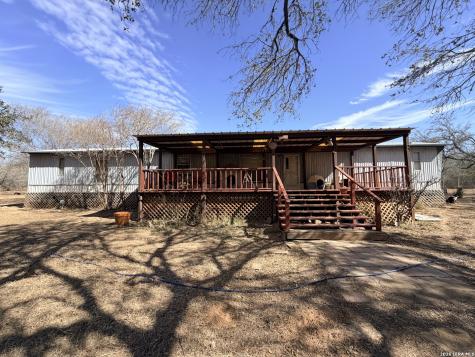 1140 County Road 765 Moore TX 78057
