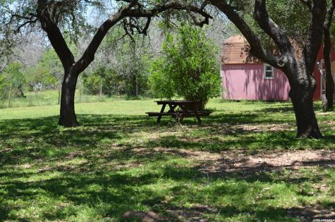 1140 County Road 765 Moore TX 78057