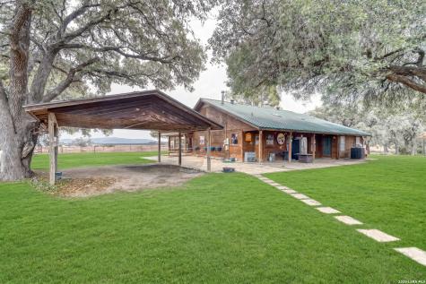 969 Walter White Ranch Road Leakey TX 78873