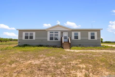 517 County Road 314 Floresville TX 78114