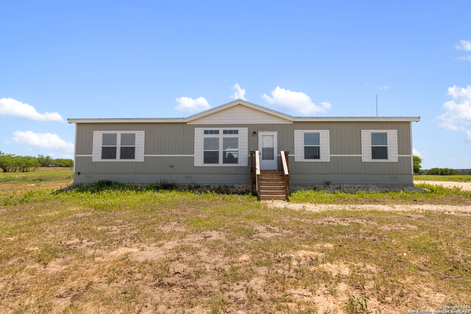 517 County Road 314 Floresville TX 78114