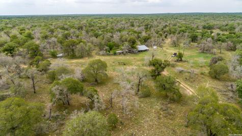132 Roemer Lane W Floresville TX 78114