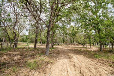132 Roemer Lane W Floresville TX 78114