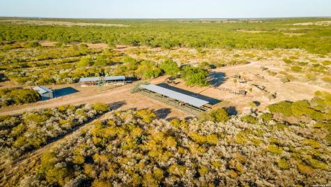 5529 Fm 140 Uvalde TX 78801