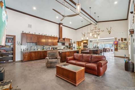 3001 Curry Seguin TX 78155