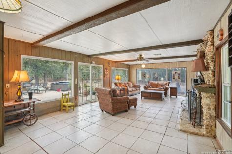 3001 Curry Seguin TX 78155