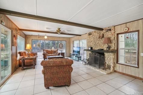 3001 Curry Seguin TX 78155