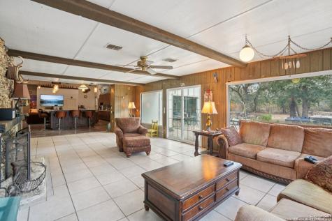3001 Curry Seguin TX 78155
