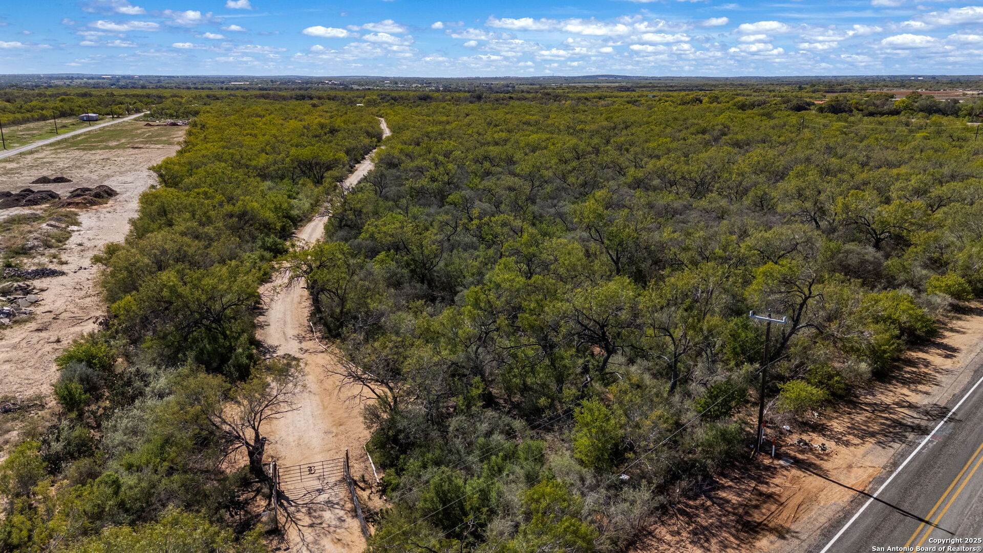 14350 Interstate 35 Von Ormy TX 78073