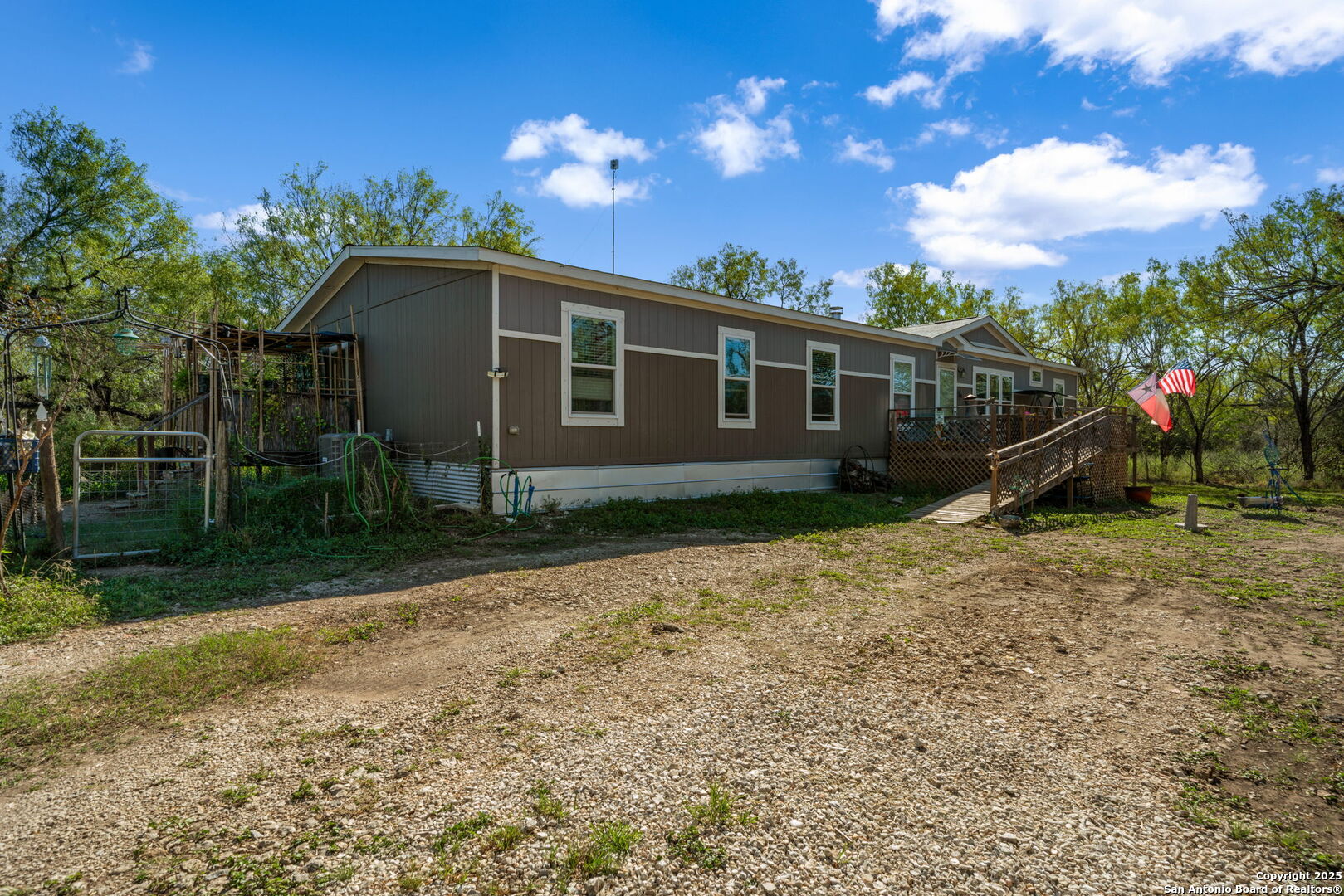 14350 Interstate 35 Von Ormy TX 78073