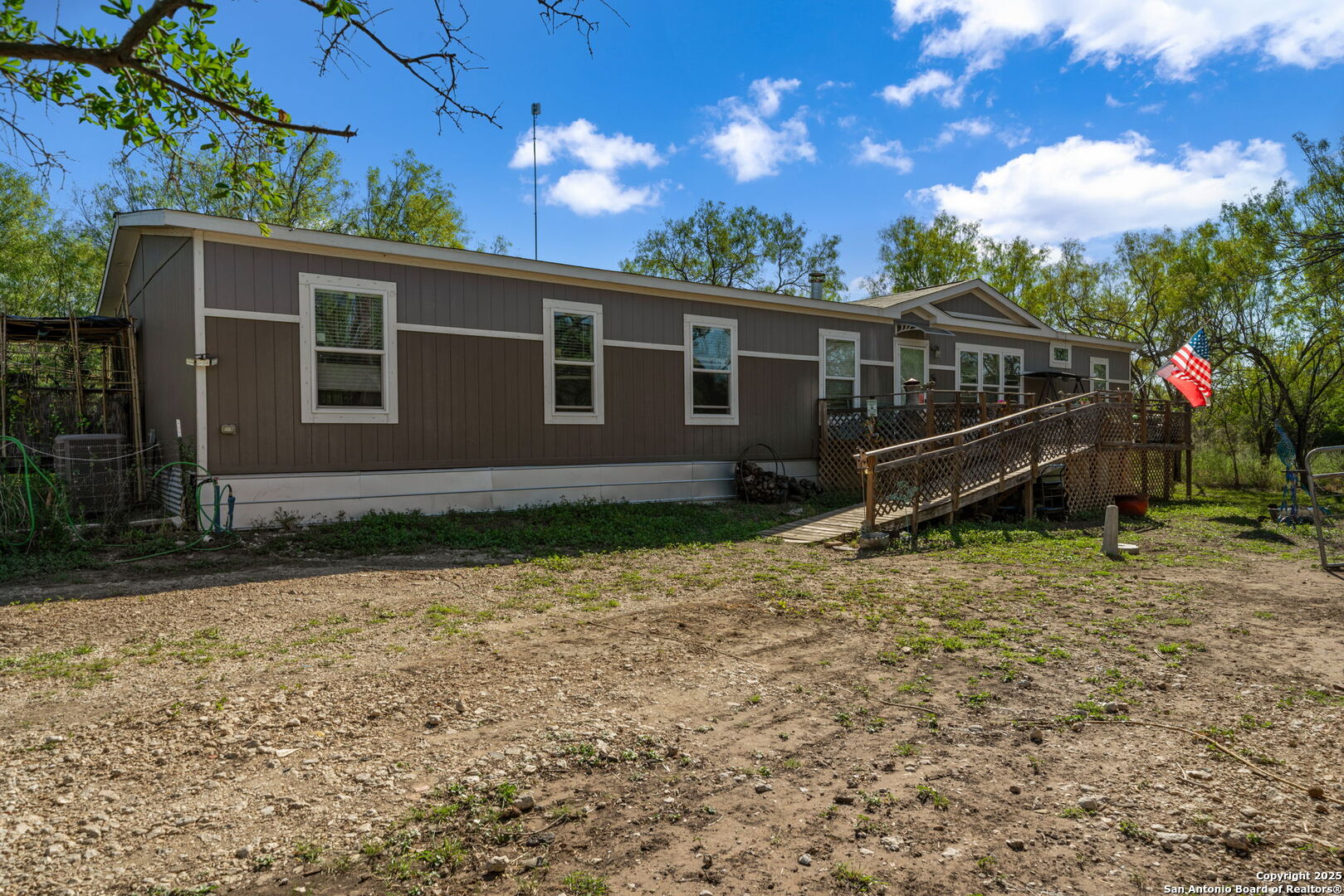 14350 Interstate 35 Von Ormy TX 78073