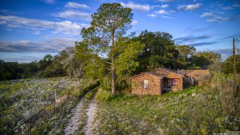 15179 N State Highway 16 Poteet TX 78065
