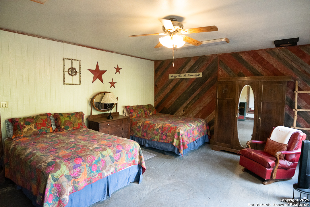 35298 Fm 187 Vanderpool TX 78885