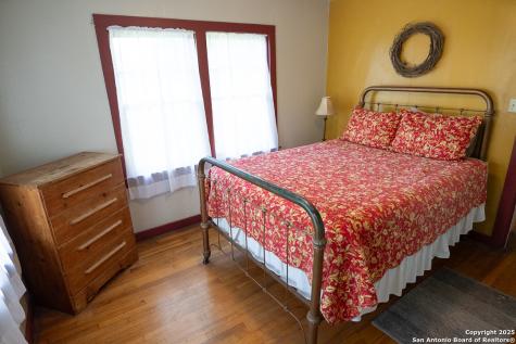 35298 Fm 187 Vanderpool TX 78885
