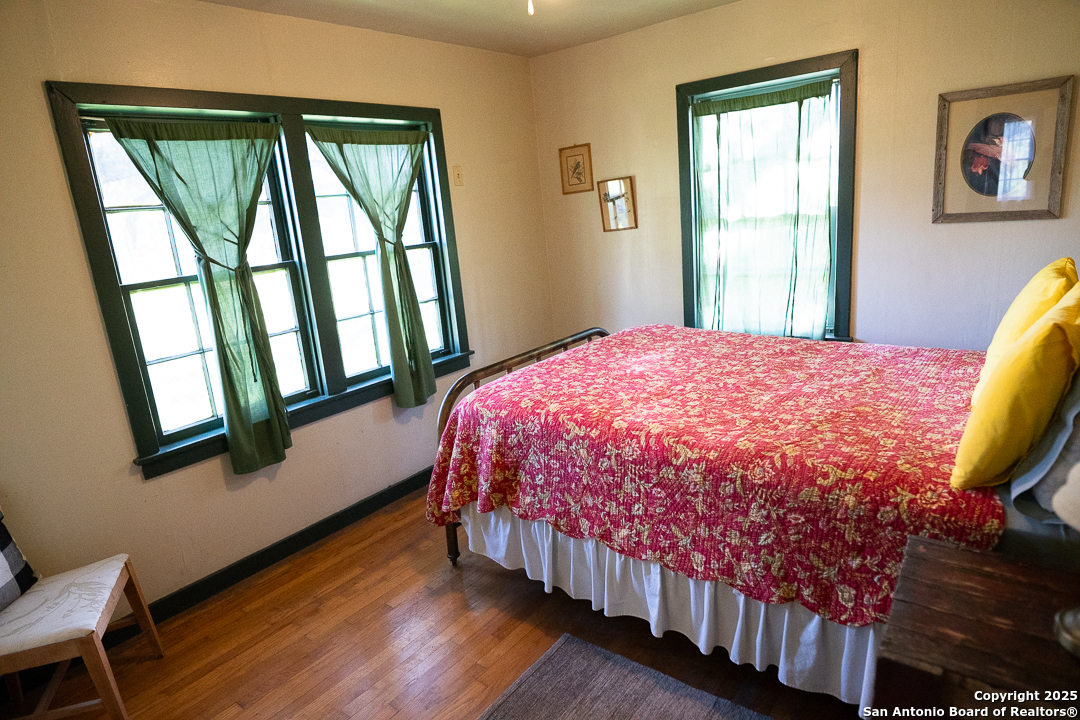 35298 Fm 187 Vanderpool TX 78885