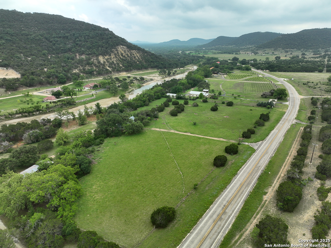 35298 Fm 187 Vanderpool TX 78885