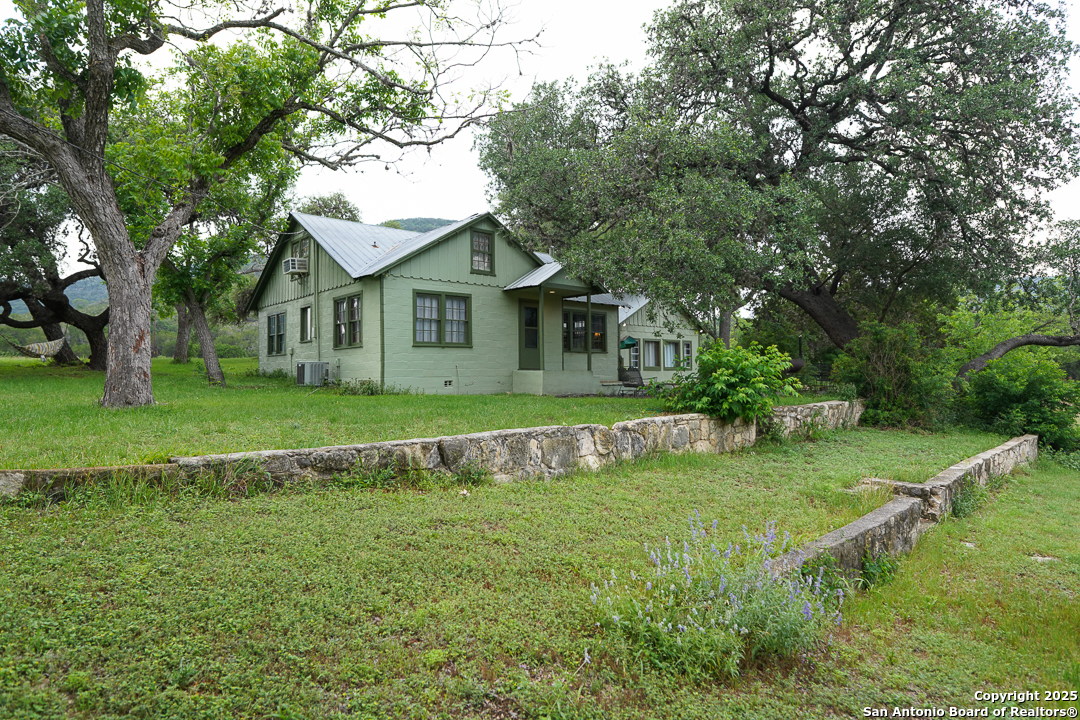 35298 Fm 187 Vanderpool TX 78885