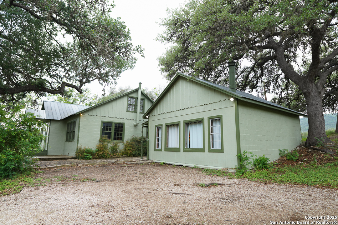 35298 Fm 187 Vanderpool TX 78885