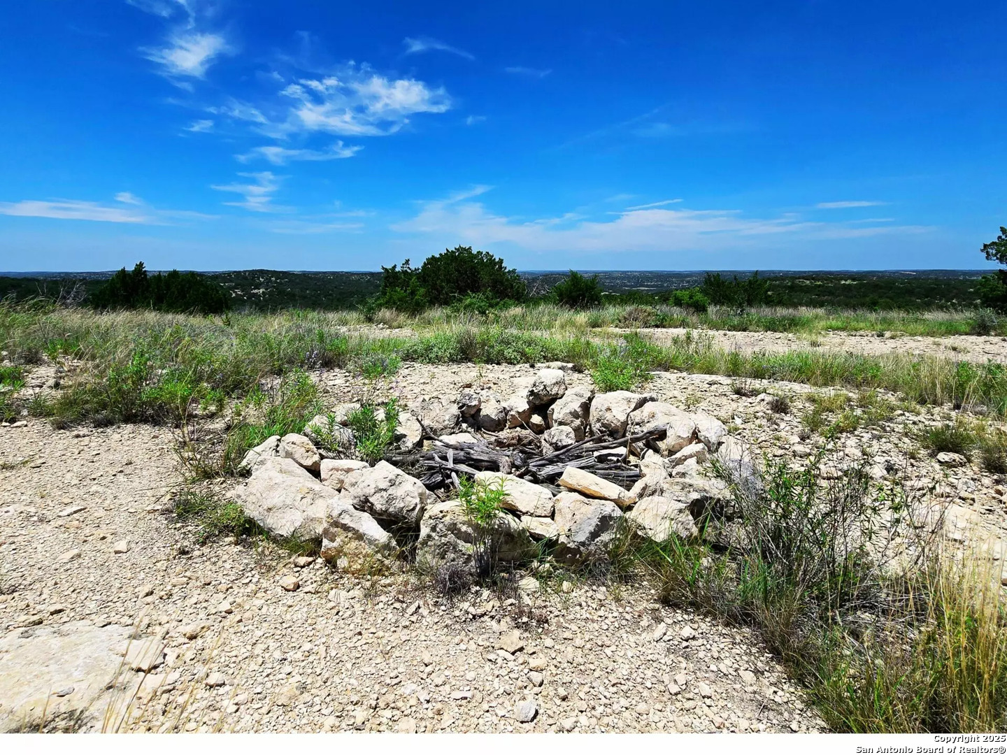 2033 Sd # 45670 Rocksprings TX 78880