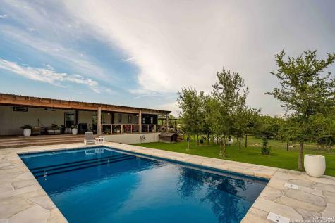 11089 Alternate 90 Seguin TX 78155