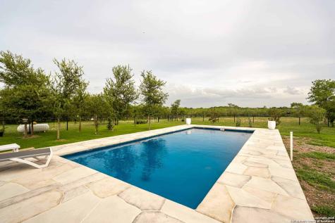 11089 Alternate 90 Seguin TX 78155