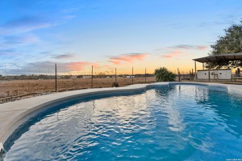 561 Barth Poteet TX 78065