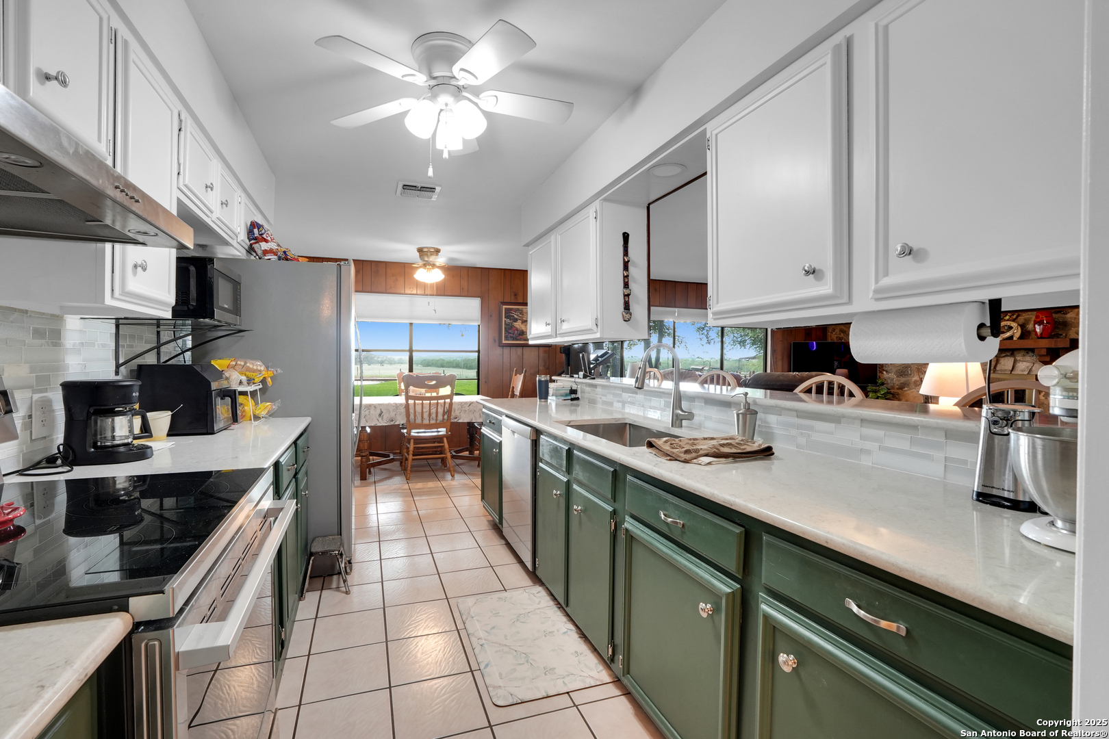 4555 S Ogden Poteet TX 78065