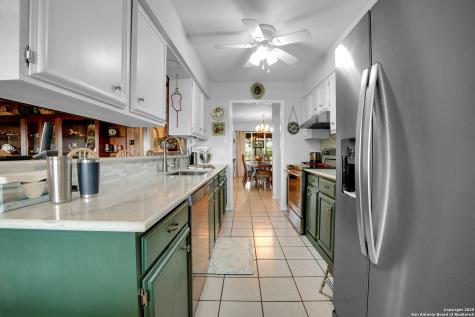 4555 S Ogden Poteet TX 78065