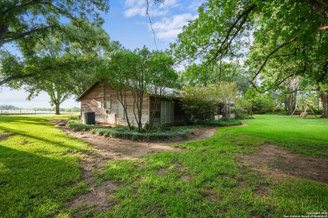 4555 S Ogden Poteet TX 78065