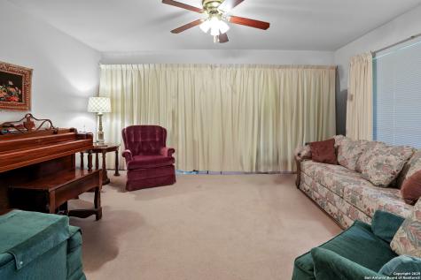 4555 S Ogden Poteet TX 78065