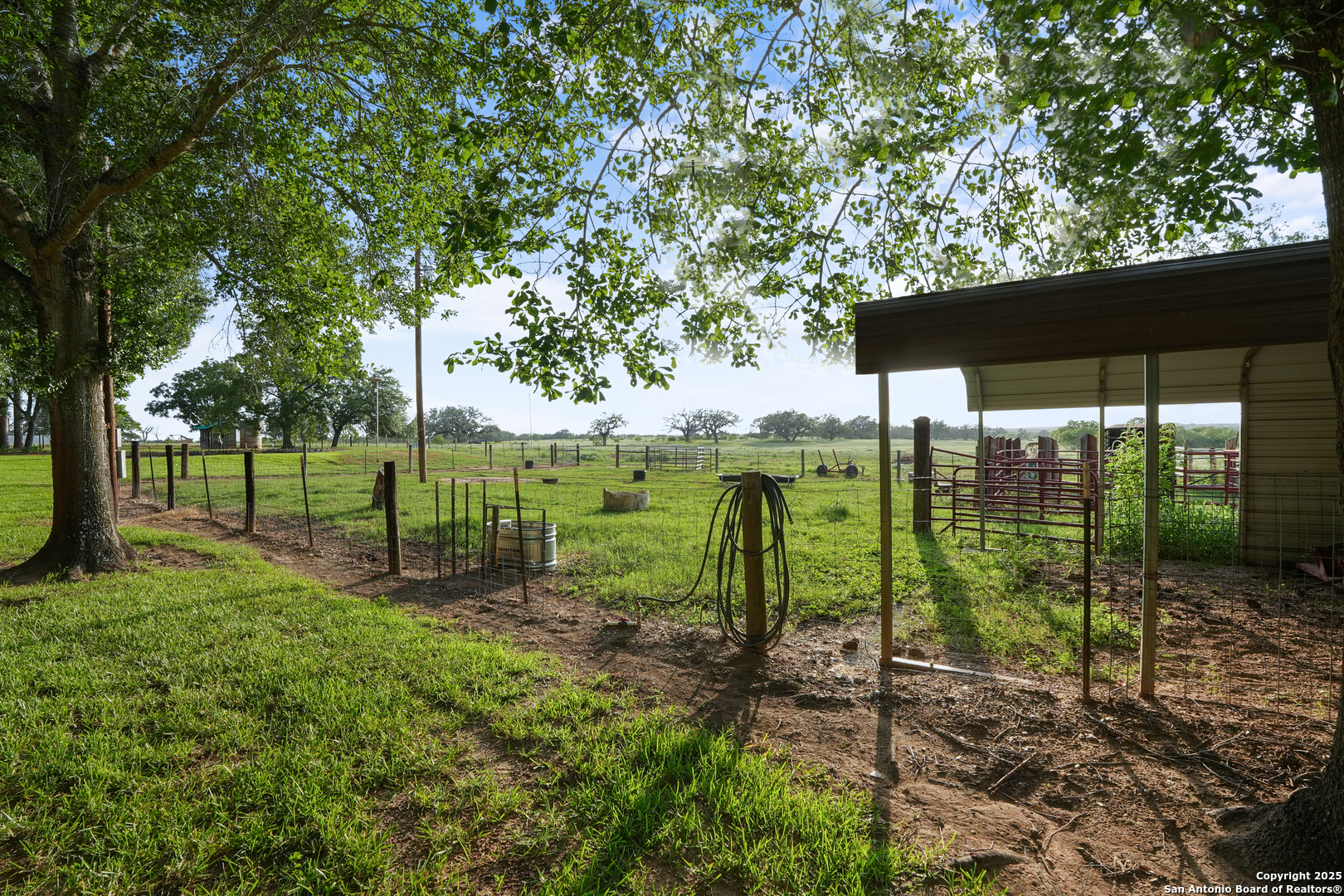 4555 S Ogden Poteet TX 78065
