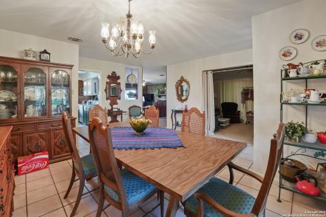4555 S Ogden Poteet TX 78065