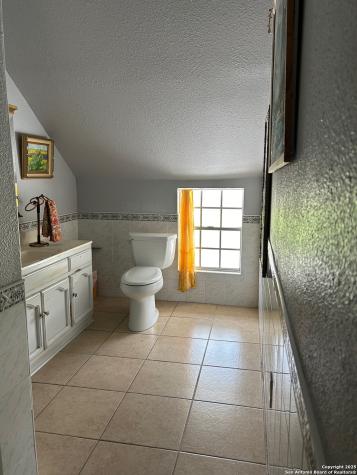 6 Collins Hill Road Lytle TX 78052