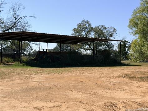 2880 2nd Pleasanton TX 78064