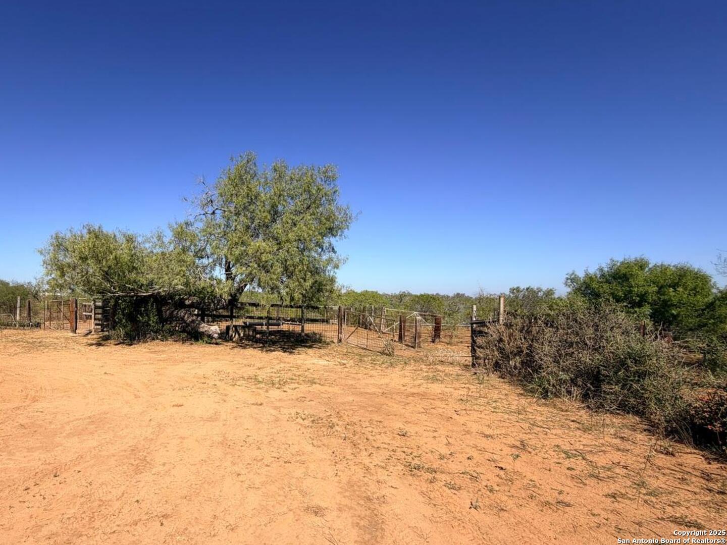 2880 2nd Pleasanton TX 78064