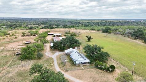 2880 2nd Pleasanton TX 78064