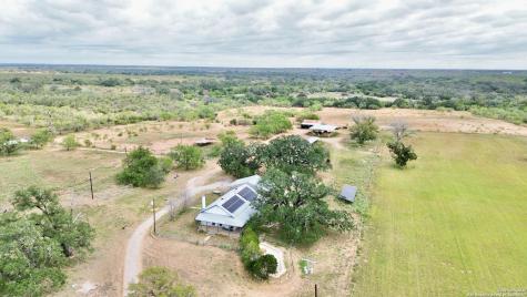 2880 2nd Pleasanton TX 78064