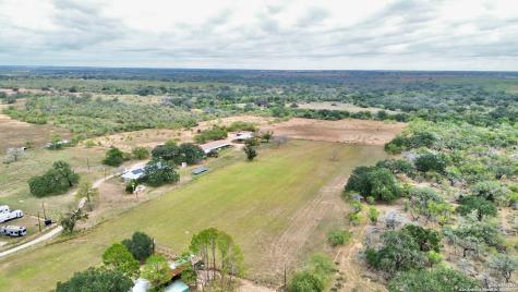 2880 2nd Pleasanton TX 78064