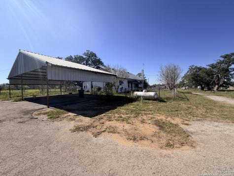 2880 2nd Pleasanton TX 78064