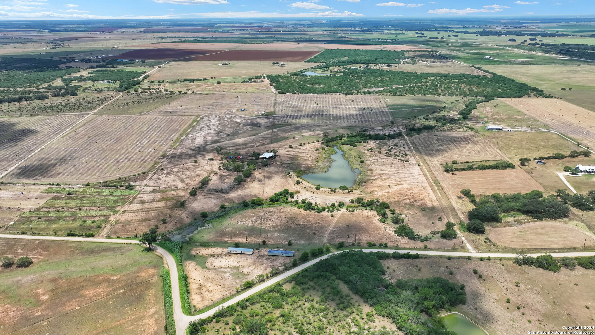 253 County Road 135 Floresville TX 78114