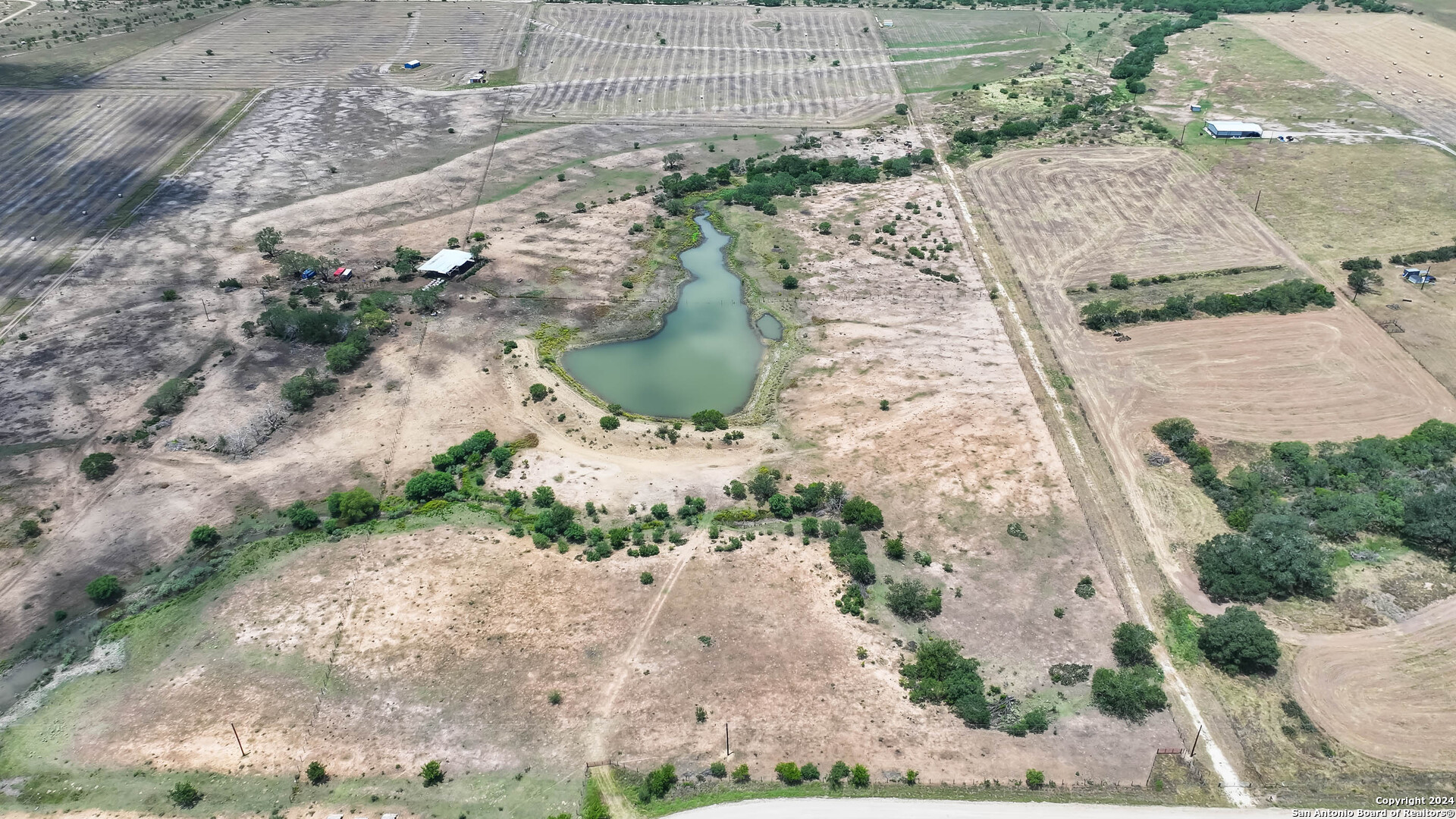 253 County Road 135 Floresville TX 78114