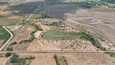 253 County Road 135 Floresville TX 78114