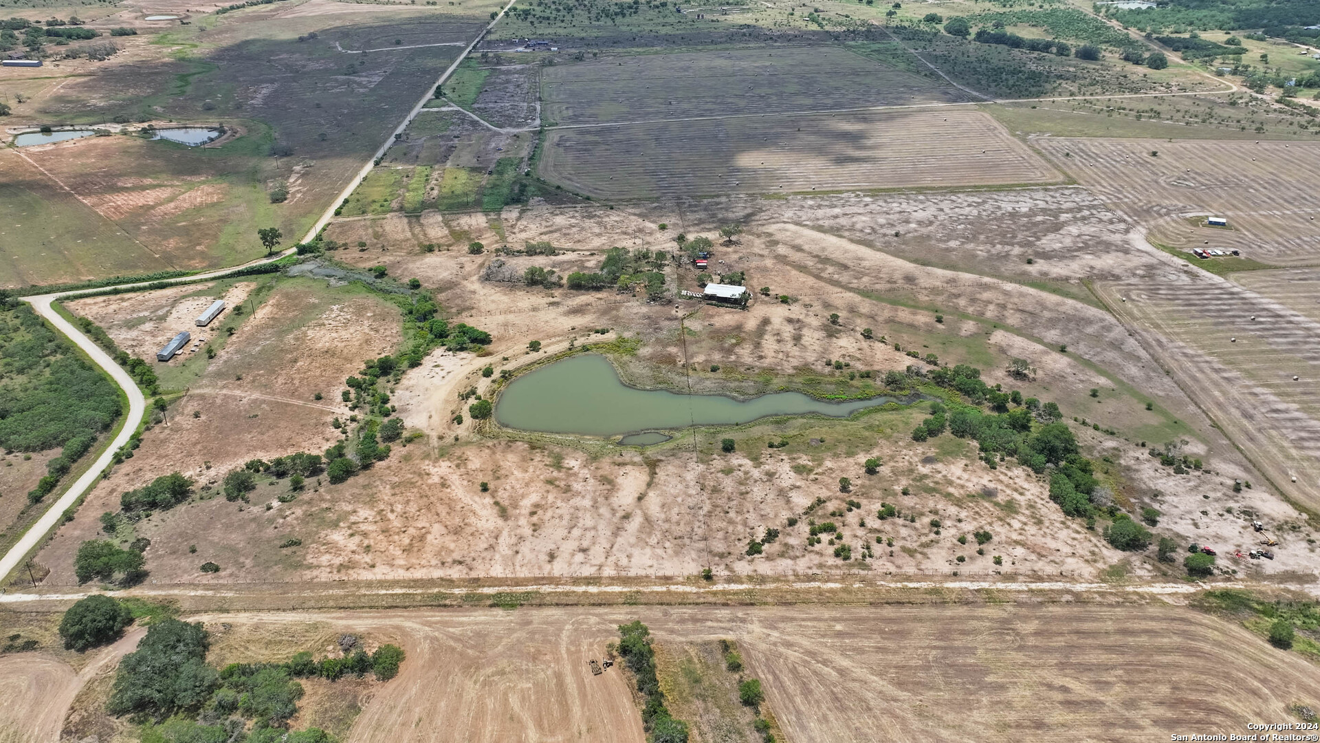 253 County Road 135 Floresville TX 78114