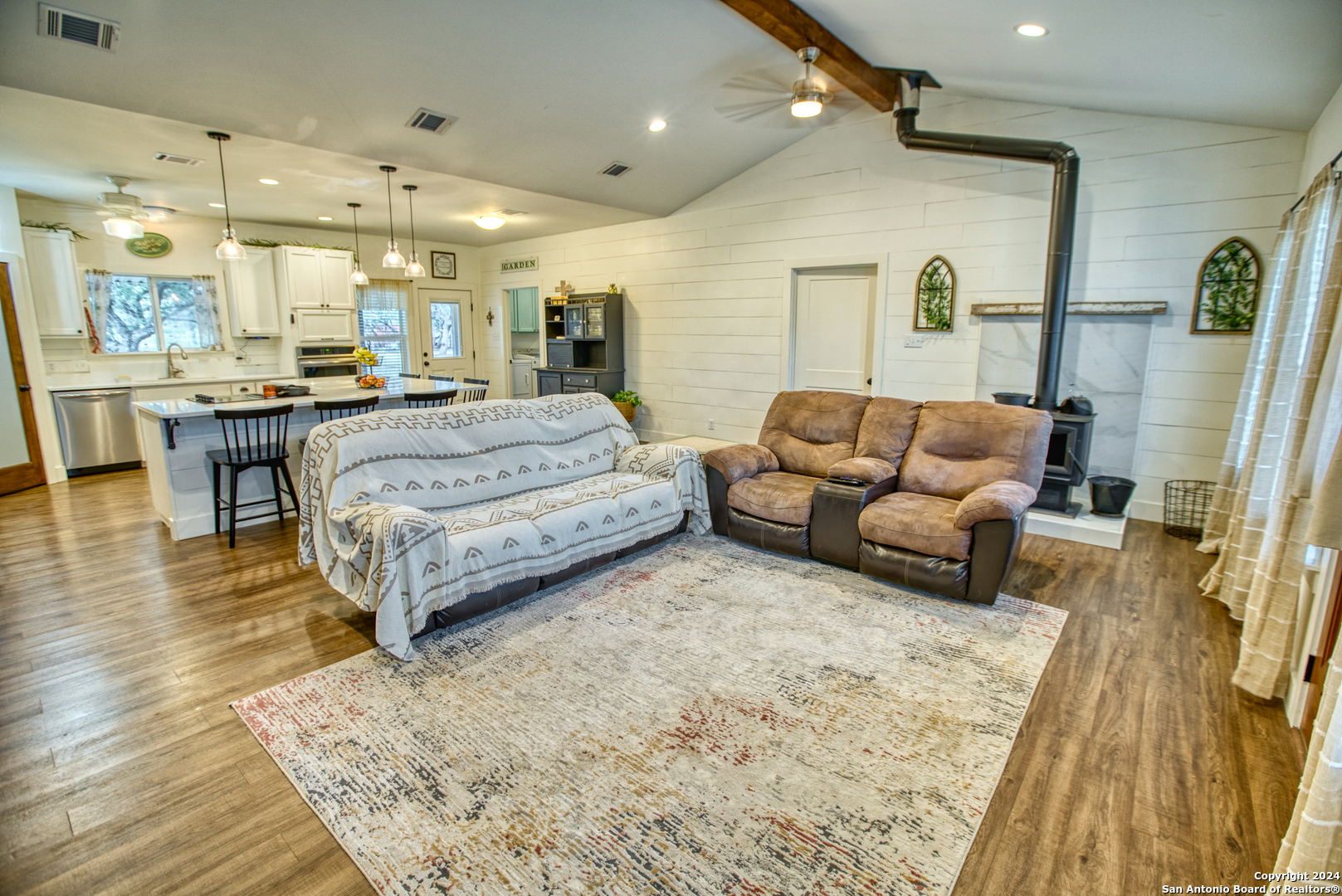 623 Fm 1796 Utopia TX 78884