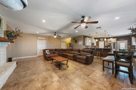 2888 County Road 136 Kenedy TX 78119