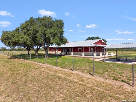 2888 County Road 136 Kenedy TX 78119