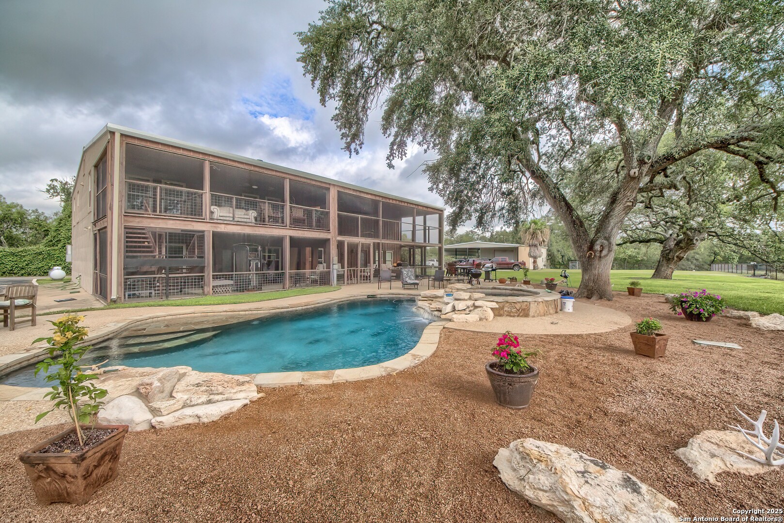 5464 Coughran Road Pleasanton TX 78064