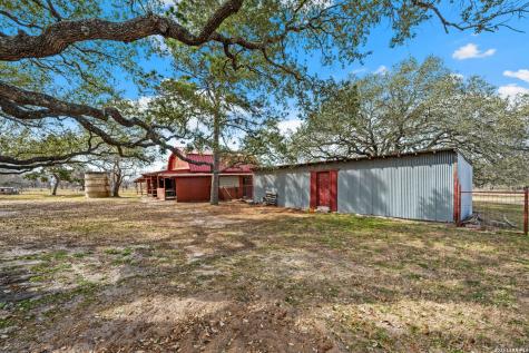 1240 County Road 324 Adkins TX 78101