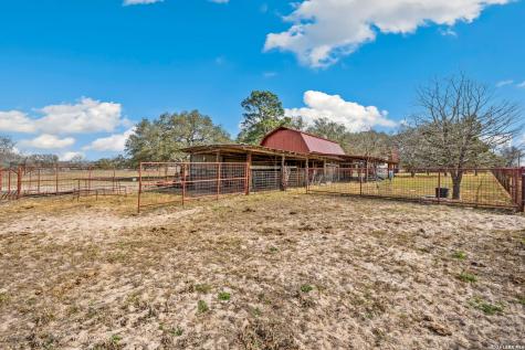 1240 County Road 324 Adkins TX 78101