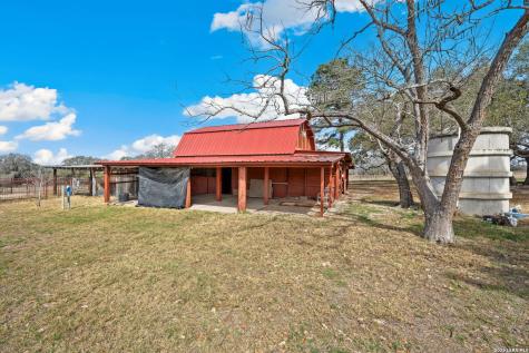 1240 County Road 324 Adkins TX 78101